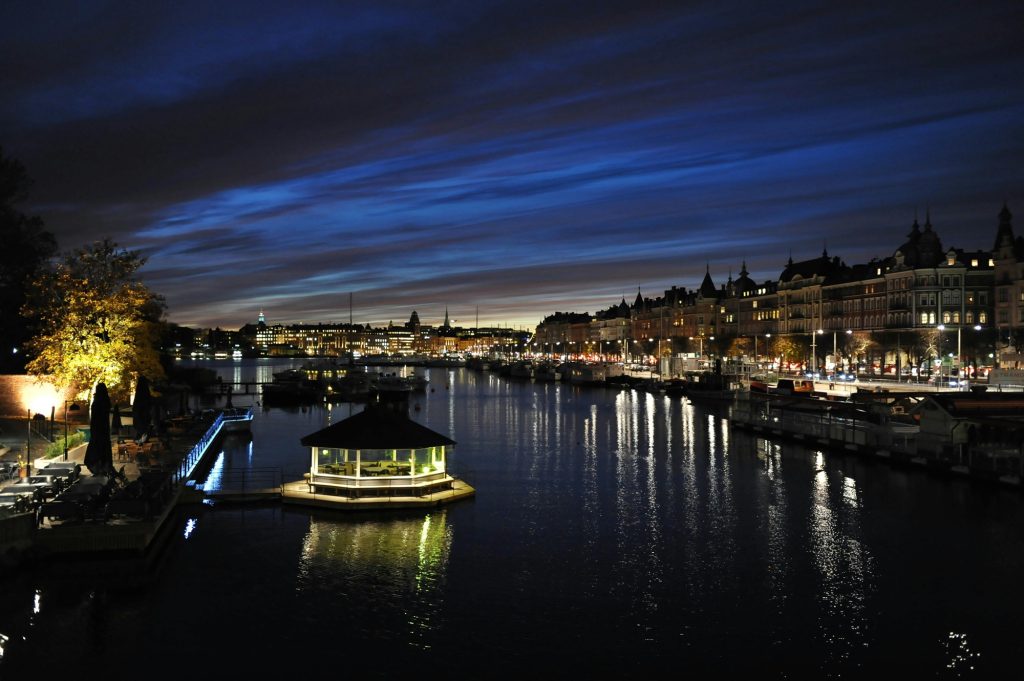 Home beautiful nighttime view of stockholm's waterfront with illuminated cityscape and reflections stockholm, sweden 2000x1330 pexels pixabay 39378