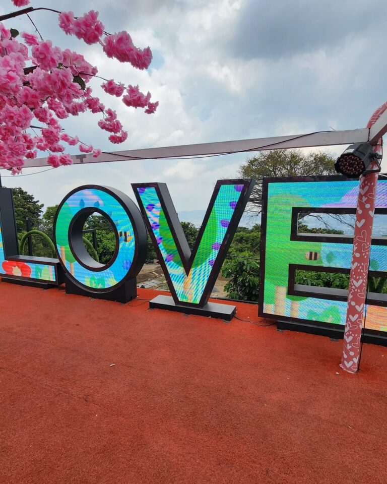 Gallery tymeless carousel love sign