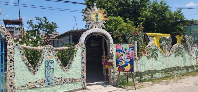 Gallery tymeless gallery cuba fusterlandia gate